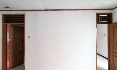 Rumah LB 100 Strategis 8 Mnt ke Stasiun Klender Baru Siap Huni J-41160