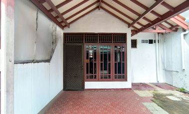 Rumah LB 100 Strategis 8 Mnt ke Stasiun Klender Baru Siap Huni J-41160