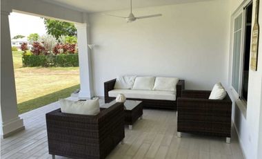 VENTA DE CASA EN LA PLAYA  BIJAO 800M2