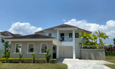 VENTA DE CASA EN LA PLAYA  BIJAO 800M2