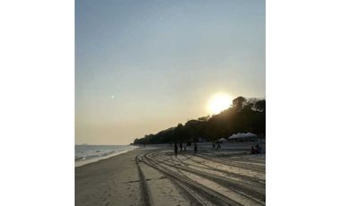 VENTA DE CASA EN LA PLAYA  BIJAO 800M2