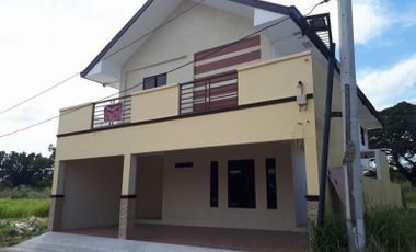 Duplex House and lot for sale with 6 bedrooms in Enclave subd.
