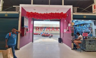 OCASION!! VENDO LOCAL COMERCIAL  EN CENTRO COMERCIAL POLVOS DE HIGUERETA - SURCO

✅ Ubicación:  Av. Aviación 5024 - Centro Comercial Polvos de Higue