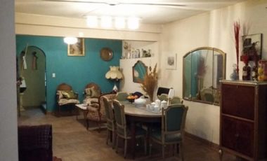CASA CON 3 DORMITORIOS A UNA CUADRA DE PTE PERON