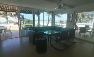 CASA WALKER EN CHICXULUB A LA ORILLA DEL MAR