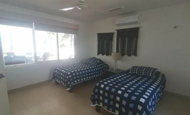 CASA WALKER EN CHICXULUB A LA ORILLA DEL MAR