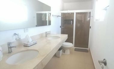 CASA WALKER EN CHICXULUB A LA ORILLA DEL MAR