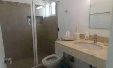 CASA WALKER EN CHICXULUB A LA ORILLA DEL MAR