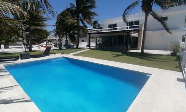 CASA WALKER EN CHICXULUB A LA ORILLA DEL MAR