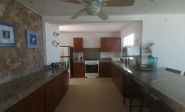 CASA WALKER EN CHICXULUB A LA ORILLA DEL MAR