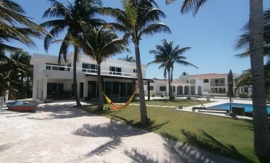 CASA WALKER EN CHICXULUB A LA ORILLA DEL MAR
