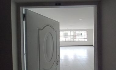 oficina en arriendo en santa isabel. Cod A118985