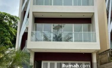 Rumah Minimalis Dengan View Gunung di Cluster River View