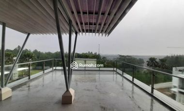 Rumah Minimalis Dengan View Gunung di Cluster River View