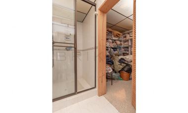casa en arriendo/venta en la calera. Cod V6390