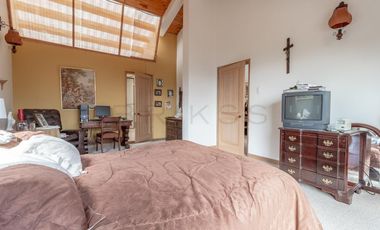 casa en arriendo/venta en la calera. Cod V6390