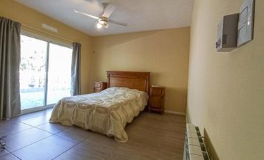Casa 3 dormitorios con pileta en Puerto Paraíso