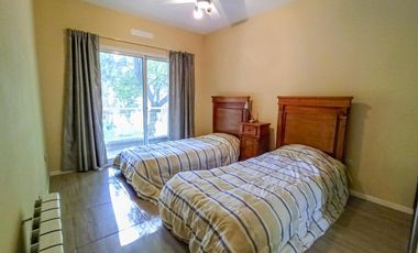 Casa 3 dormitorios con pileta en Puerto Paraíso