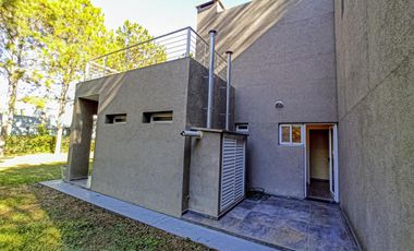 Casa 3 dormitorios con pileta en Puerto Paraíso