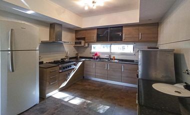 Casa 3 dormitorios con pileta en Puerto Paraíso