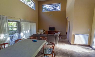 Casa 3 dormitorios con pileta en Puerto Paraíso