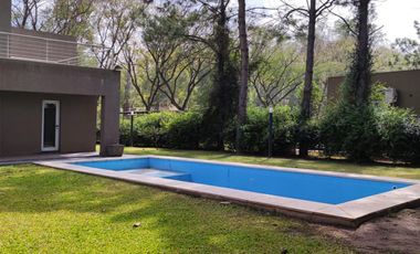 Casa 3 dormitorios con pileta en Puerto Paraíso
