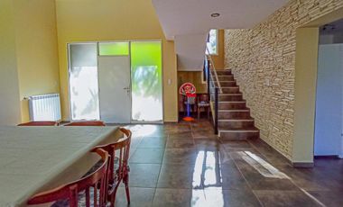 Casa 3 dormitorios con pileta en Puerto Paraíso