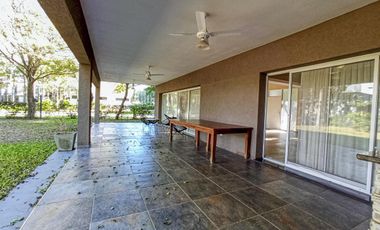 Casa 3 dormitorios con pileta en Puerto Paraíso
