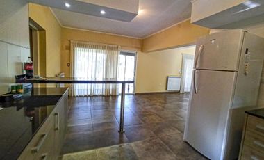 Casa 3 dormitorios con pileta en Puerto Paraíso