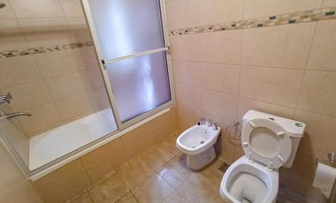 Casa 3 dormitorios con pileta en Puerto Paraíso