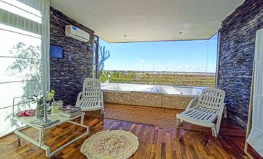 Casa 3 dormitorios con pileta en Puerto Paraíso