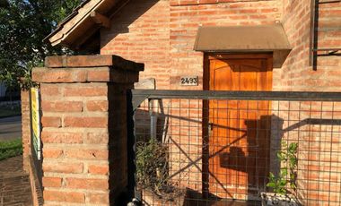 EXCELENTE CHALET 4 AMBIENTES