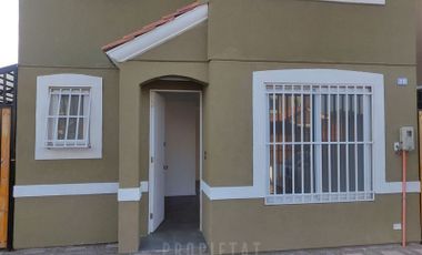 Casa en Arriendo en Se Arrienda Hermosa Casa 3D 2B 1E, Villa Los Ciruelos VI, Buin
