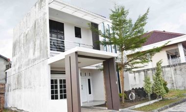 MILIKI RUMAH MEWAH 2 LANTAI TYPE 143/140 DI JL.TIUNG II