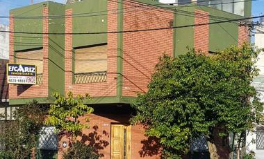 Casa PH en venta en Valentin Alsina