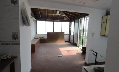 Casa PH en venta en Valentin Alsina
