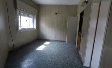 Casa PH en venta en Valentin Alsina