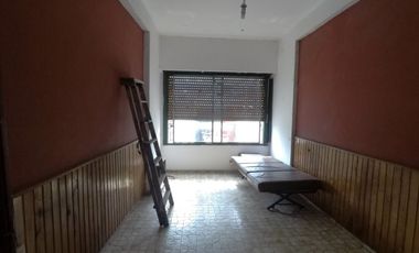 Casa PH en venta en Valentin Alsina