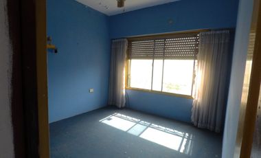 Casa PH en venta en Valentin Alsina
