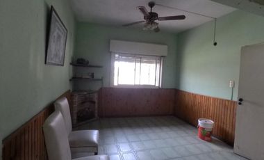 Casa PH en venta en Valentin Alsina