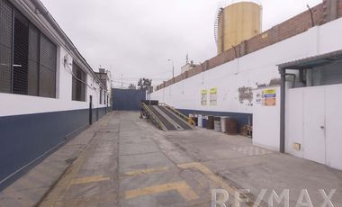 Local Comercial de 2,000 mt ubicado en la cuadra 24 de la Av. Venezuela