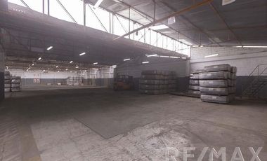 Local Comercial de 2,000 mt ubicado en la cuadra 24 de la Av. Venezuela