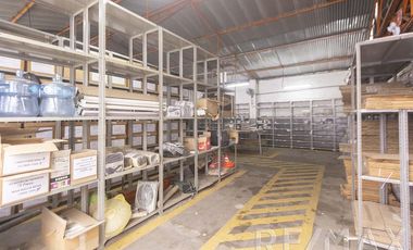 Local Comercial de 2,000 mt ubicado en la cuadra 24 de la Av. Venezuela