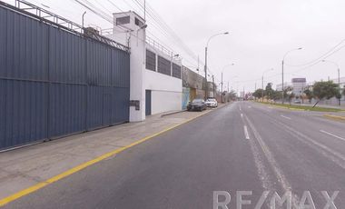 Local Comercial de 2,000 mt ubicado en la cuadra 24 de la Av. Venezuela