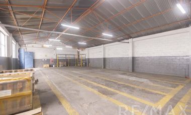 Local Comercial de 2,000 mt ubicado en la cuadra 24 de la Av. Venezuela