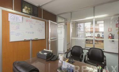 Local Comercial de 2,000 mt ubicado en la cuadra 24 de la Av. Venezuela