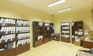 Local Comercial de 2,000 mt ubicado en la cuadra 24 de la Av. Venezuela