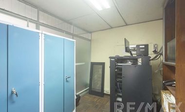 Local Comercial de 2,000 mt ubicado en la cuadra 24 de la Av. Venezuela