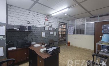 Local Comercial de 2,000 mt ubicado en la cuadra 24 de la Av. Venezuela