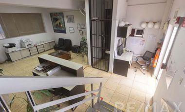 Local Comercial de 2,000 mt ubicado en la cuadra 24 de la Av. Venezuela